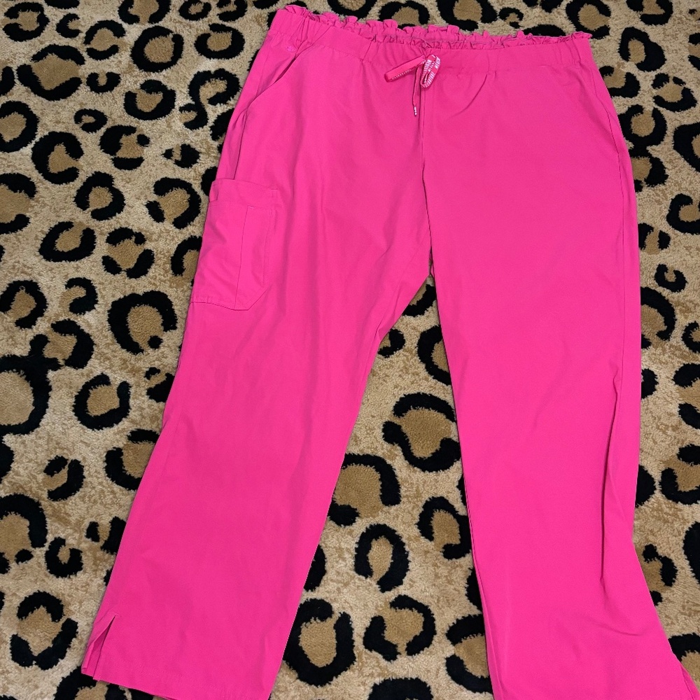 Med Couture 8757 Peaches Scrubs